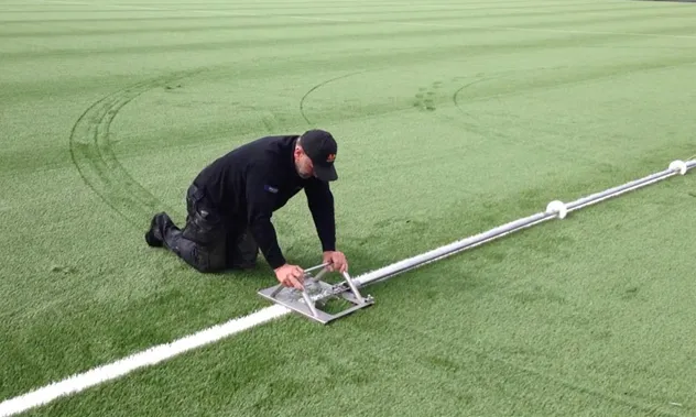 پیاده‌سازی روش نصب چمن مصنوعی زمین فوتبال